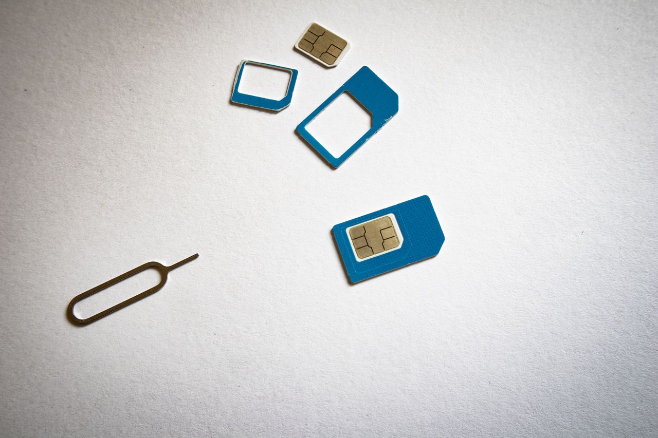 How Can Nepali Students Get a SIM Card and Bank Account in Japan? Learn the documents, application steps, costs to check, and practical tips for settling in.